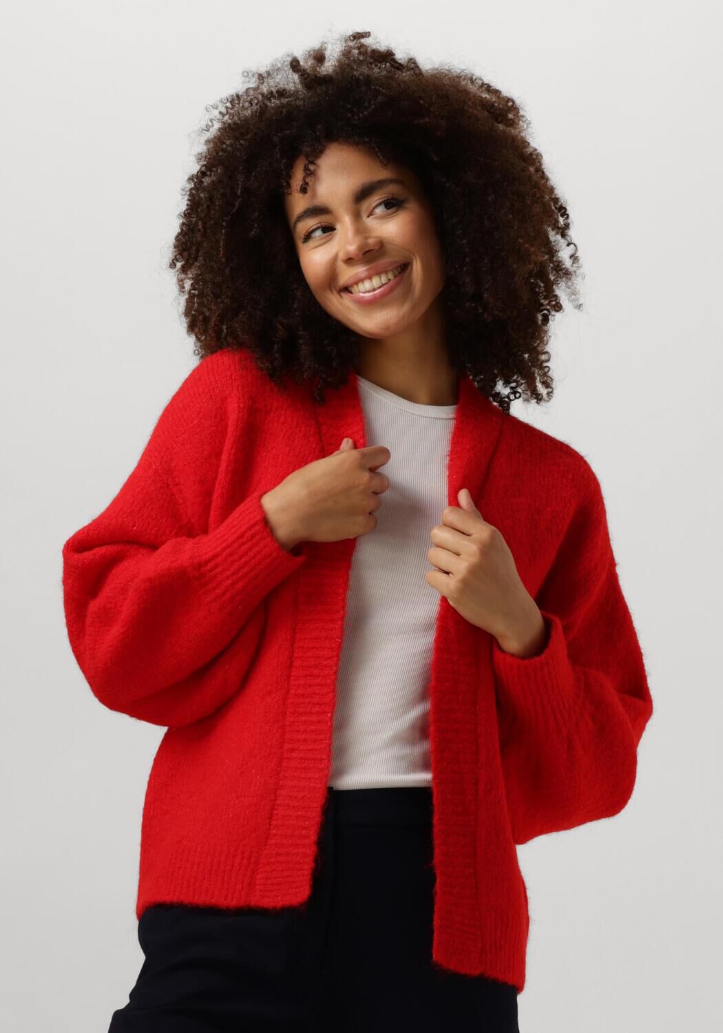 rote-strickjacke-144zvx-1.jpg