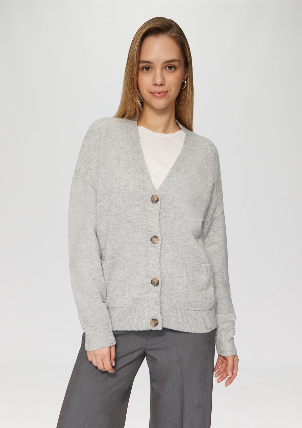 strickjacke-grau-870ezi-1.jpg