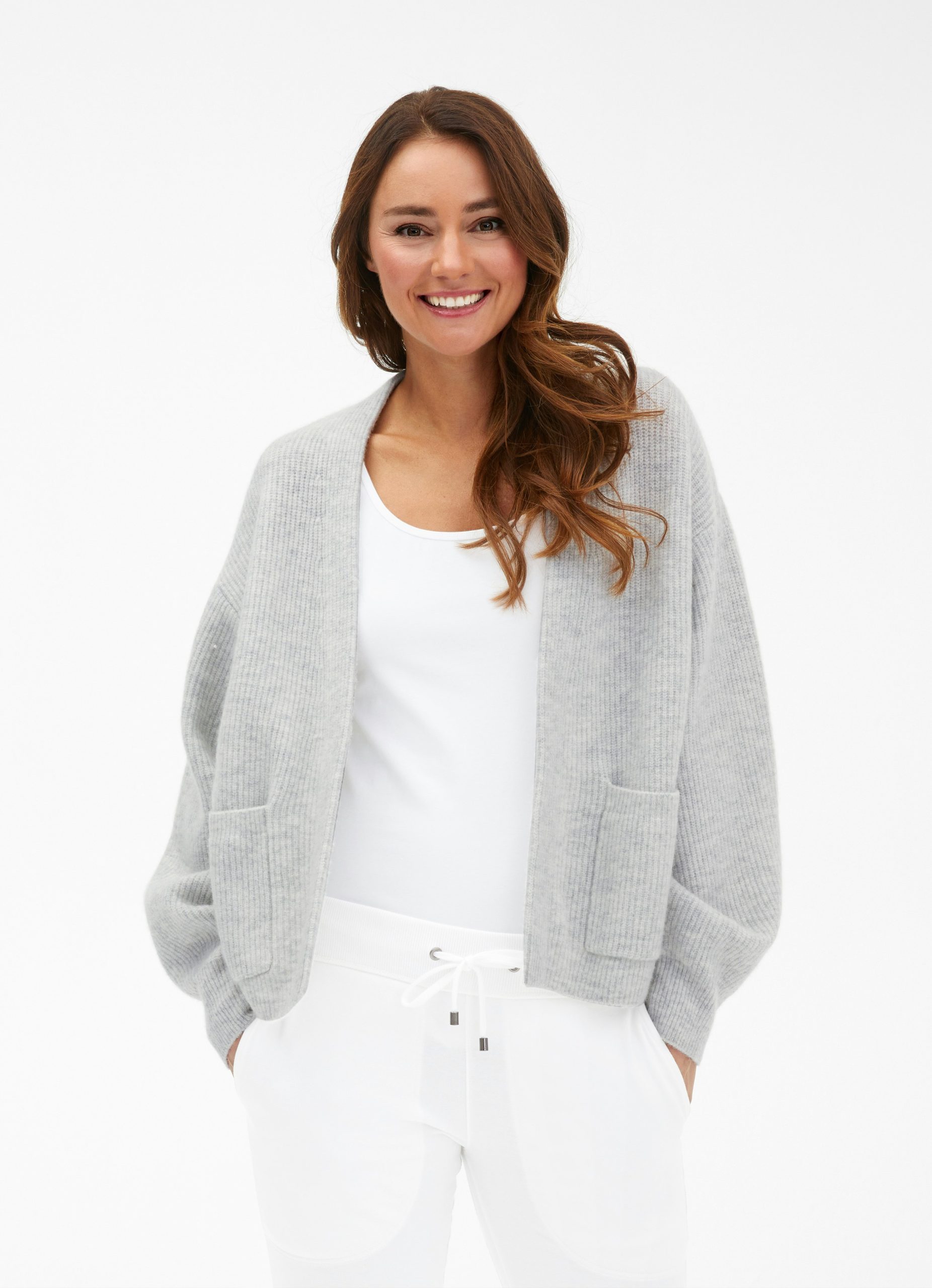strickjacke-grau-942obe-1.jpg