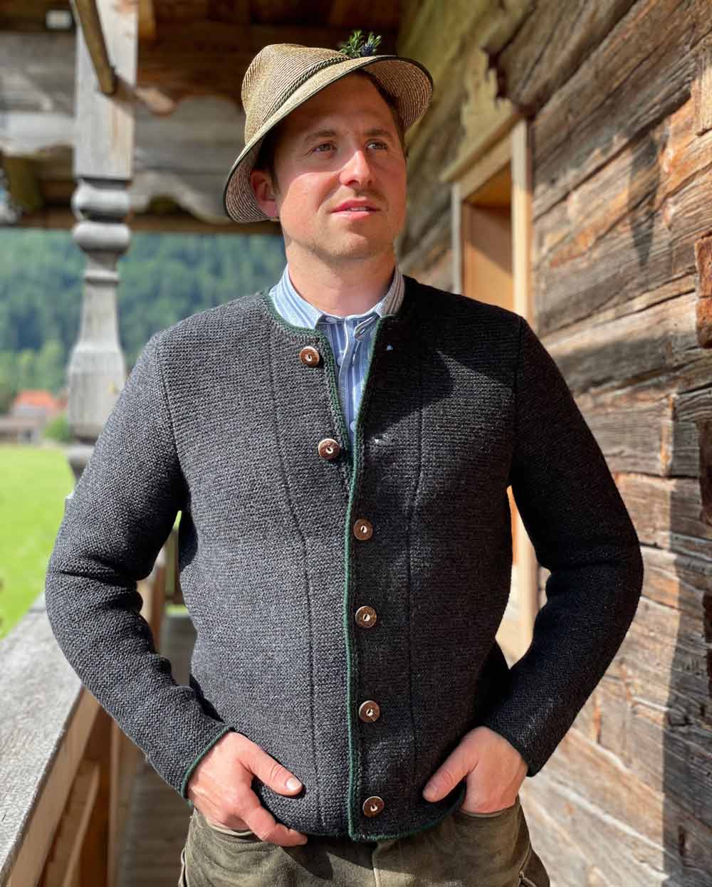 trachten-strickjacke-herren-154qud-1.jpg